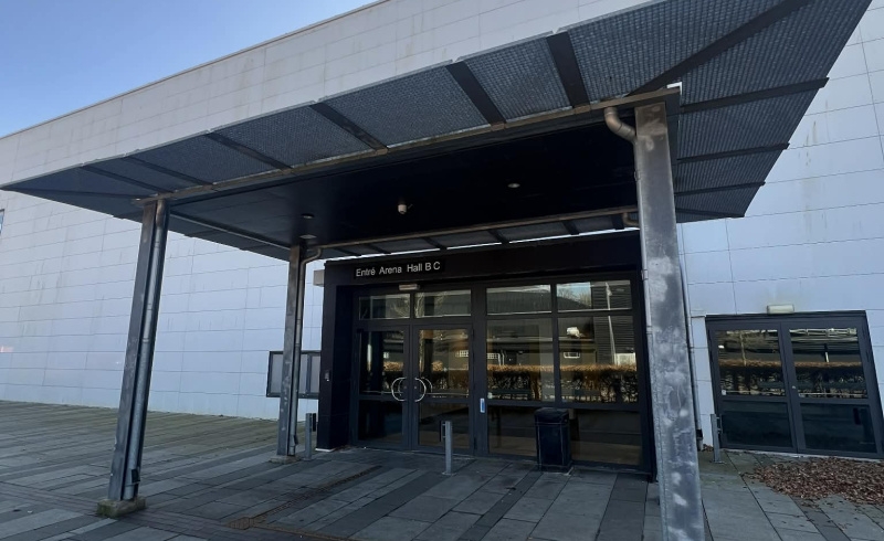 Entren till B-hallen