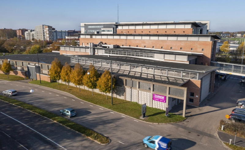 Stor industribyggnad