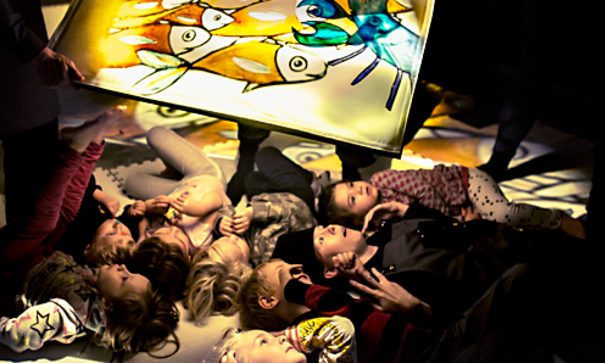 barnteaterns tjänst omslagsbild