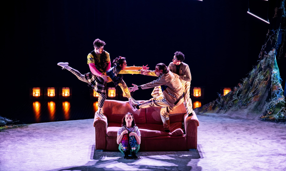 Acrobatic movement theatre workshop